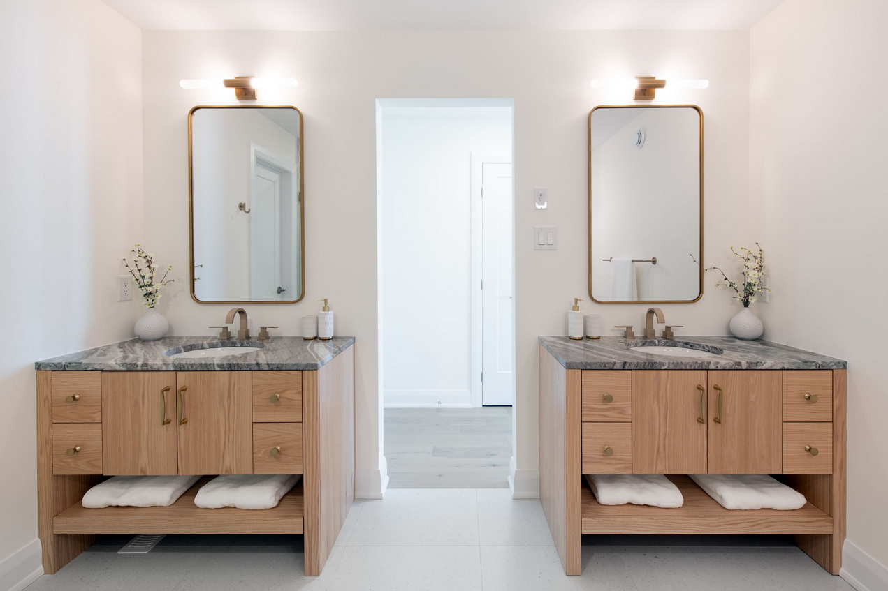 All Things Home People's Choice Award Ottawa bathroom Laurysen Kitchens Urbandale Construction