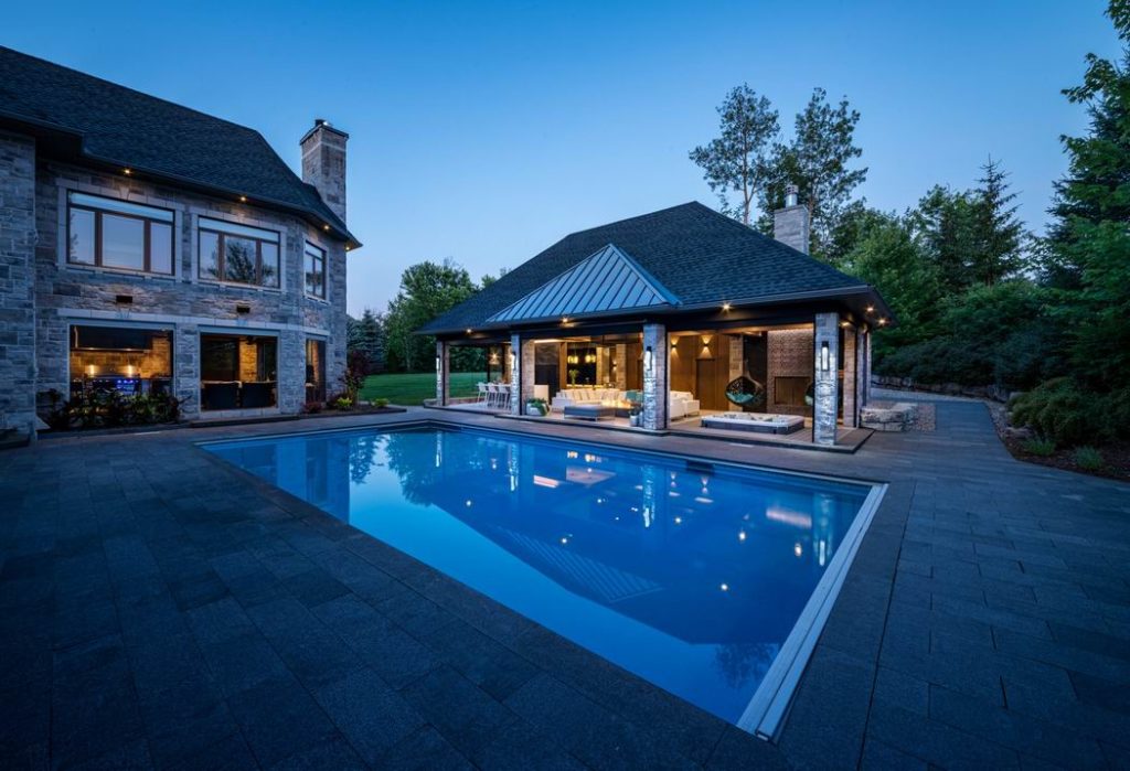 2019 Housing Design Awards Ottawa design awards Brenmar Construction Ottawa backyards outdoor living space pool