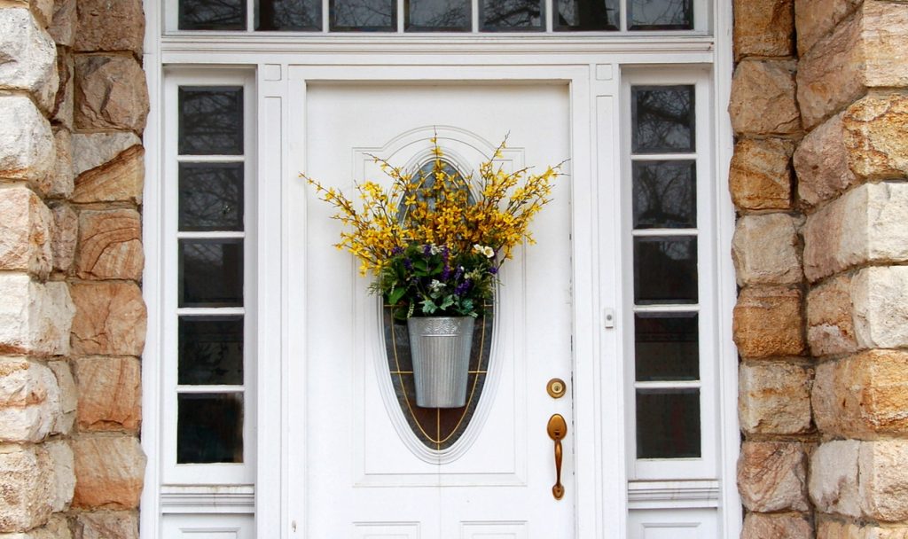 wreath door spring curb appeal