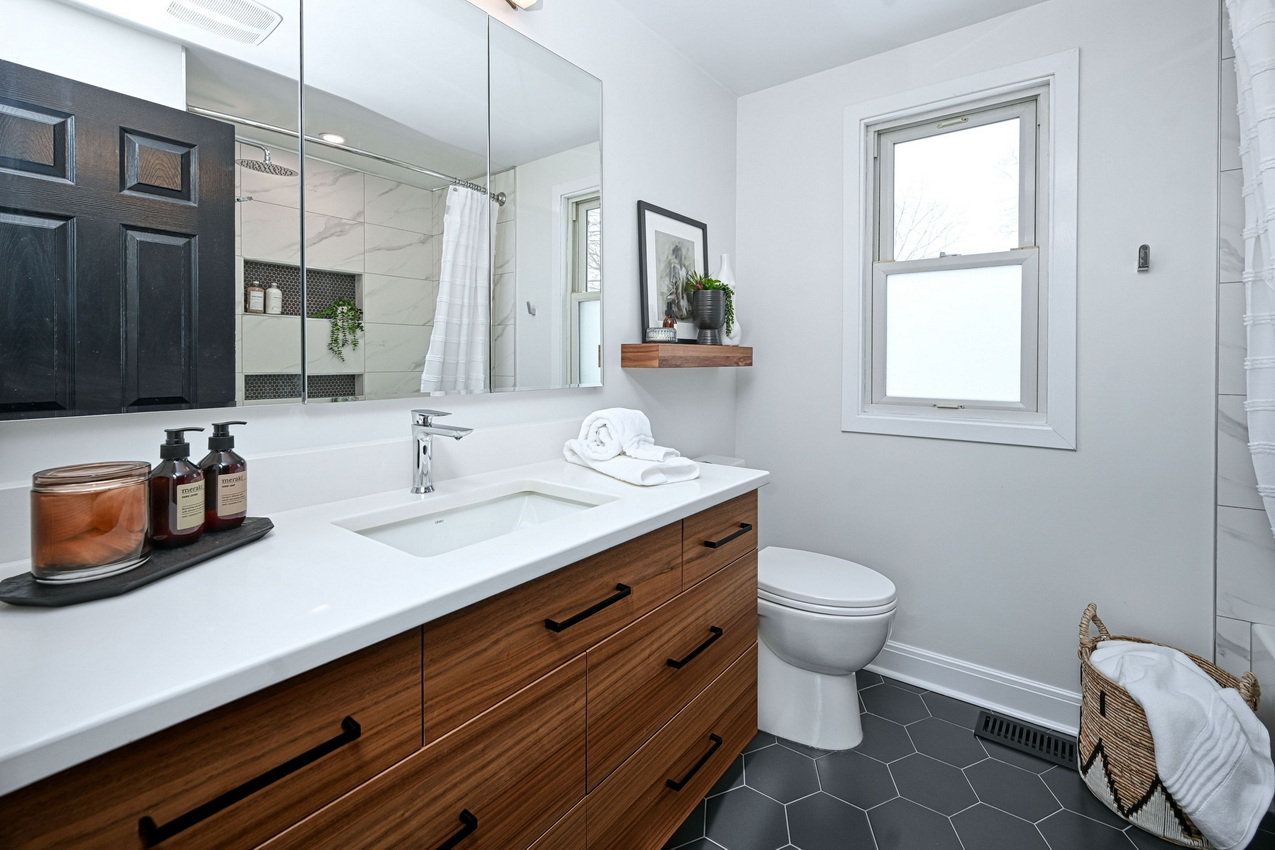 Distinctive Bathrooms & Kitchens Ottawa bathroom