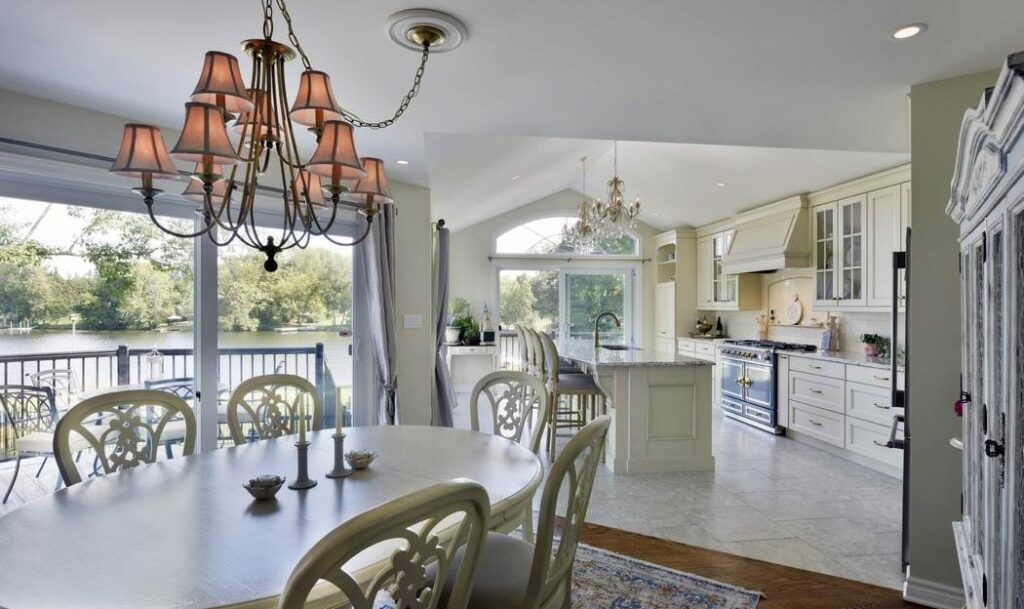 holiday season dining room