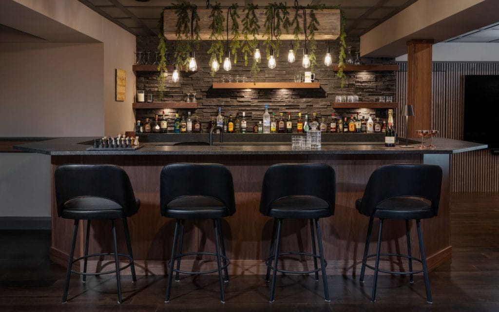 ottawa design home bar Victoria Preece Laurysen Kitchens