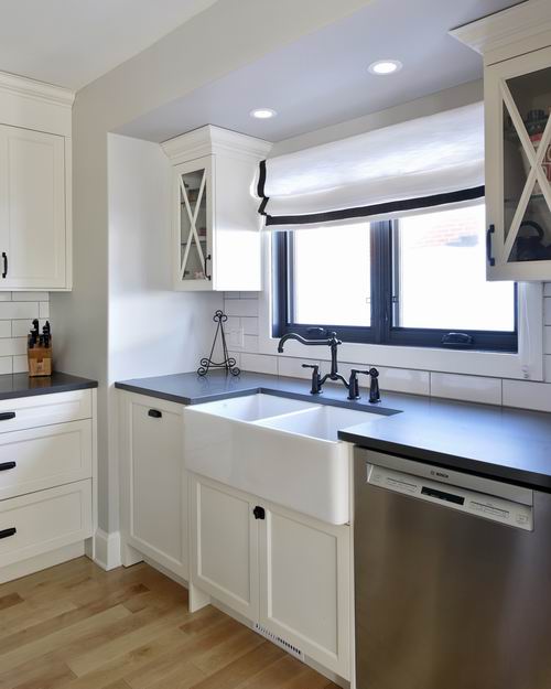 apron sink farmhouse style Ottawa kitchens Amsted Design-Build Deslaurier Custom Cabinets