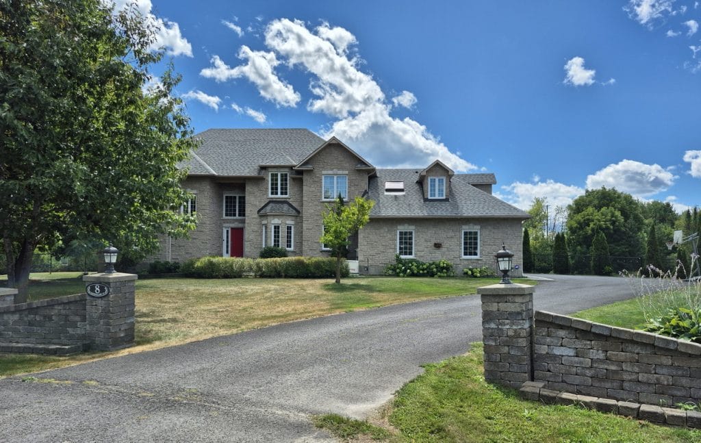 2025 Homes for the Holiday Hospice Care Ottawa house tour christmas decorating country home