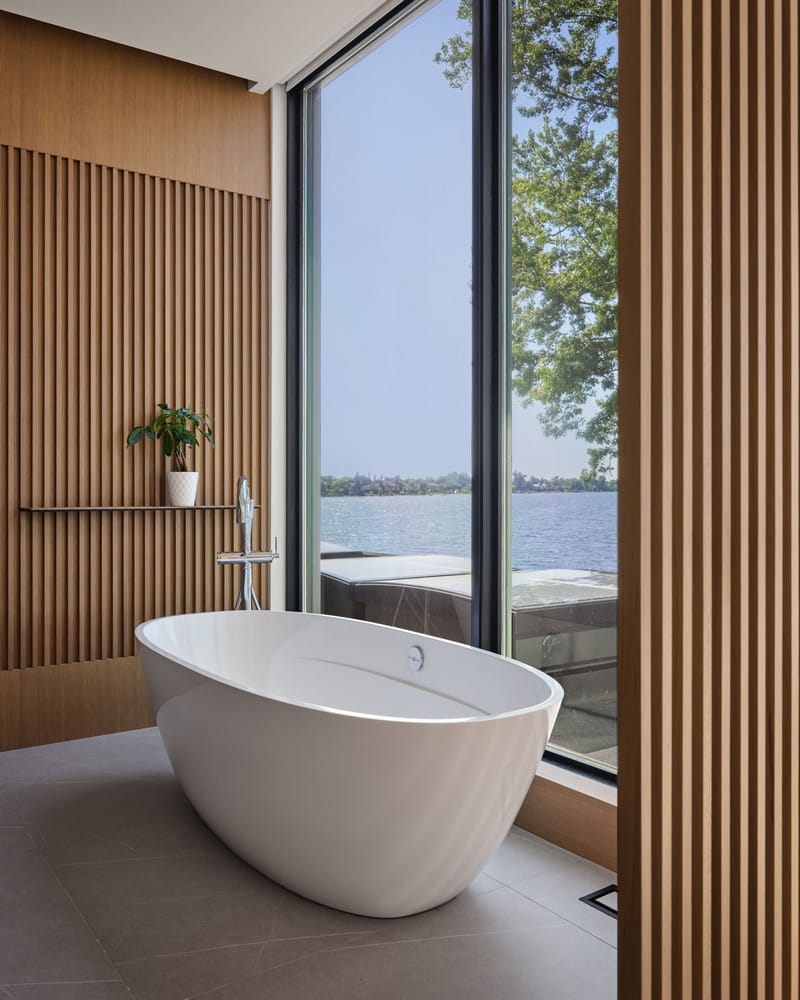 ottawa homes Flynn architect tomic construction ensuite slat walls standalone tub bathroom