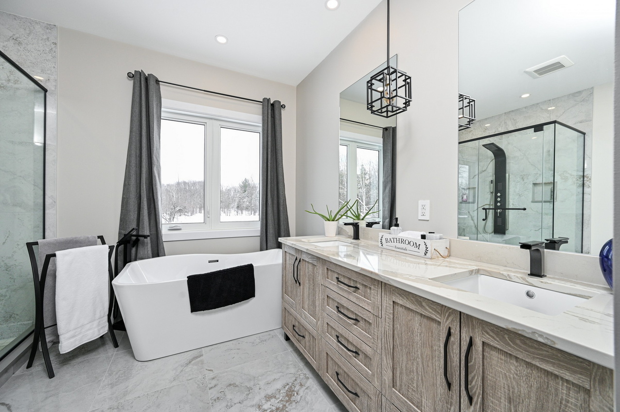 2023 NKBA awards Ottawa ensuite contemporary standalone tub