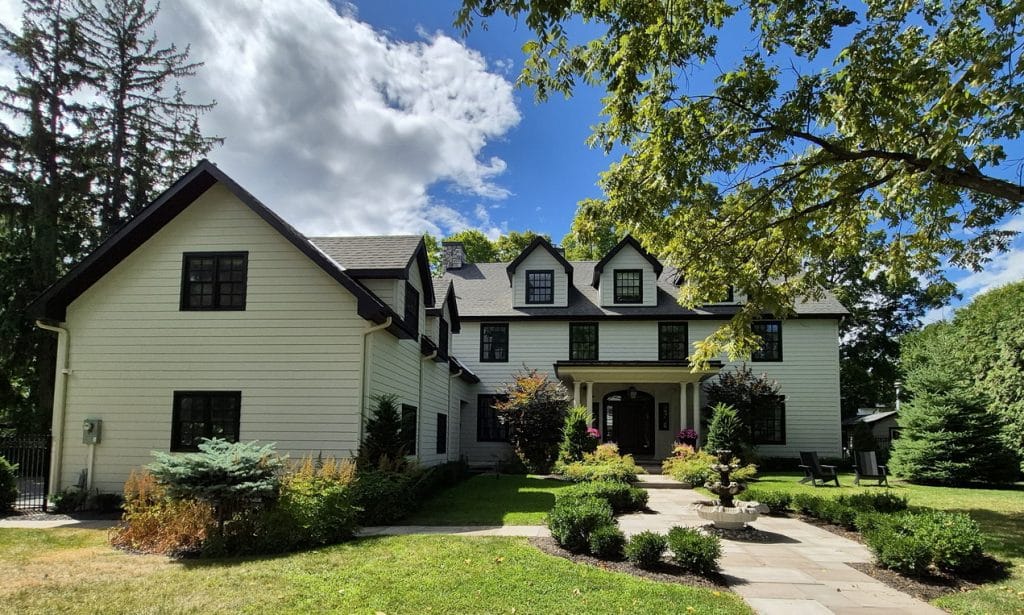 2025 Homes for the Holiday Hospice Care Ottawa house tour christmas decorating