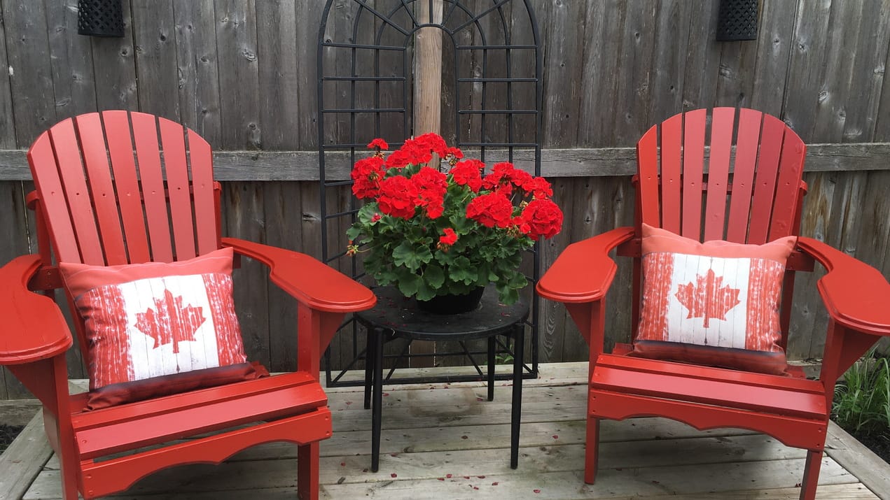 sue pitchforth decorating ideas red muskoka chairs adirondack canada day