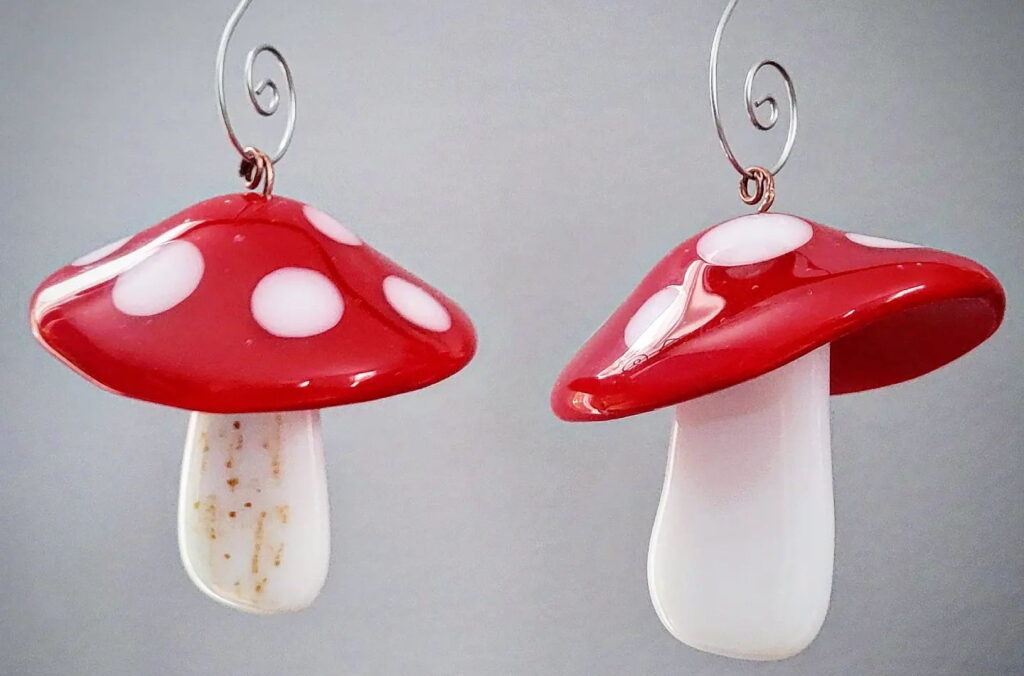 2023 Signatures Originals TigerLily Glass Ottawa craft show mushroom ornaments
