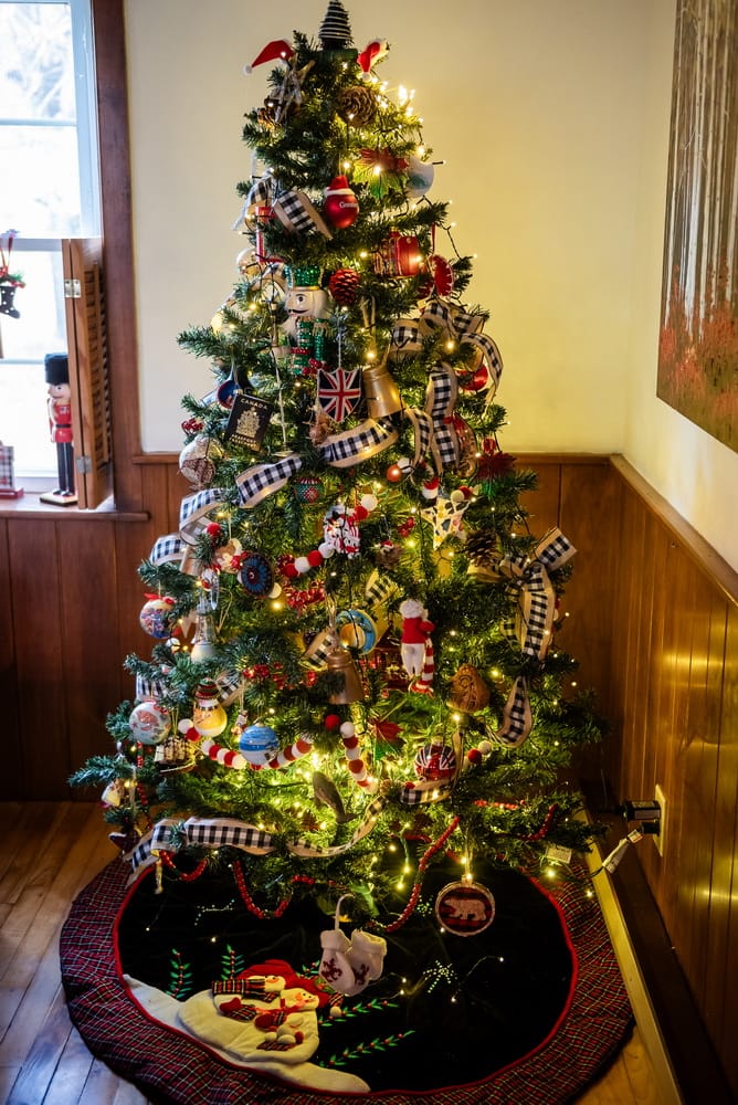 decorating for Christmas sue pitchforth holiday decor tree