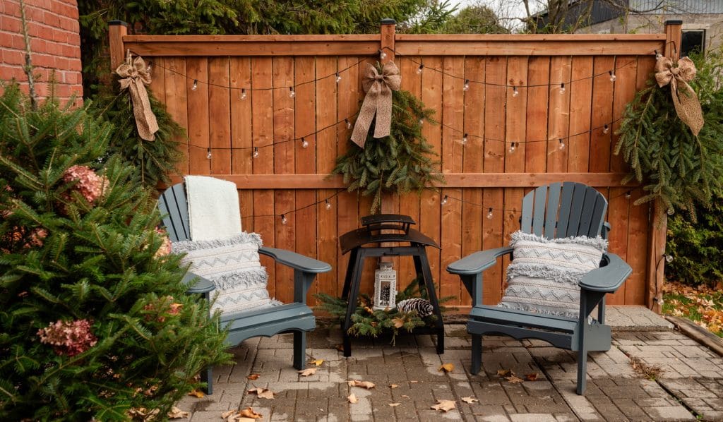 decorating for Christmas sue pitchforth holiday decor backyard