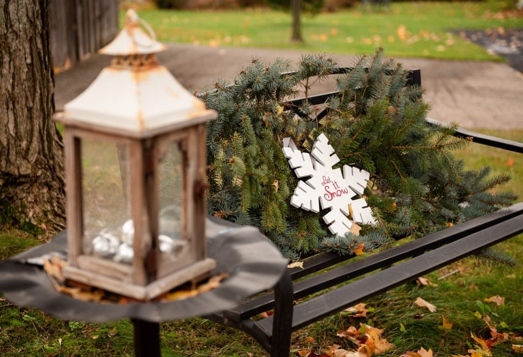 decorating for Christmas sue pitchforth holiday decor backyard bench